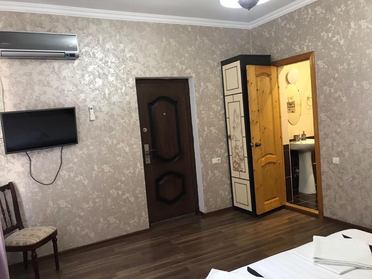 Гостевой Дом София 400 М До Моря Gagry Zewnętrze zdjęcie